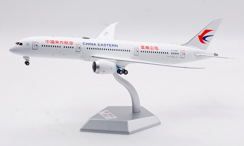 1:200 31CM SQ Wings CHINA EASTERN BOEING 787-9 Passenger Airplane Diecast Model