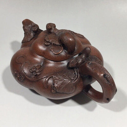 Chinese Yixing Zisha Clay Handmade Exquisite Teapo（松鼠葡萄壶 底款：蒋蓉）