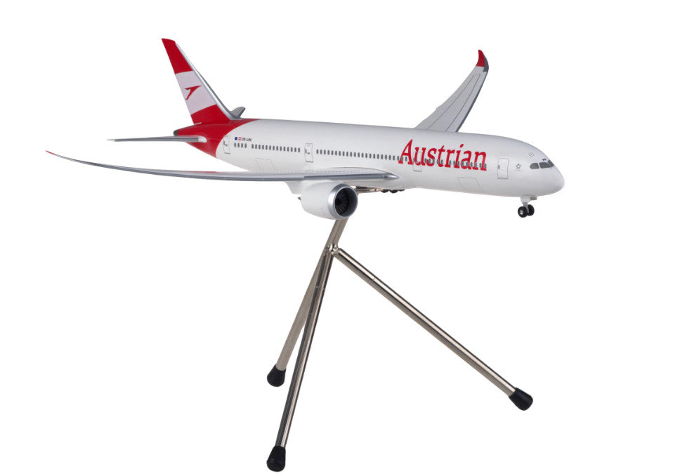 1:200 32CM Hogan Austrian BOEING 787-9 Passenger Airplane ABS Plastic Model