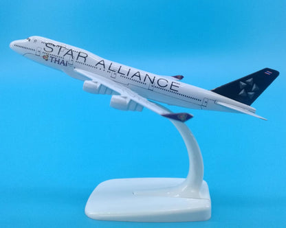 16cm Thai Star Alliance Boeing 747-400 Passenger Airplane Diecast Plane Model