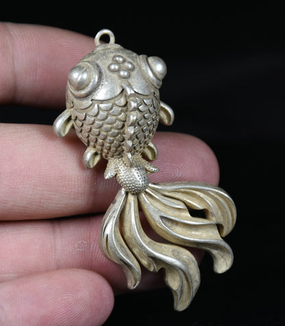 Collection Old China Tibet Silver Carving Lovely Fish Statue Amulet Pendant Gift