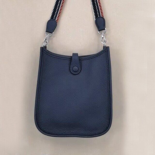 2022 NEW Women's Bucket Bag Handbag Hollowed Crossbody Bag Leather