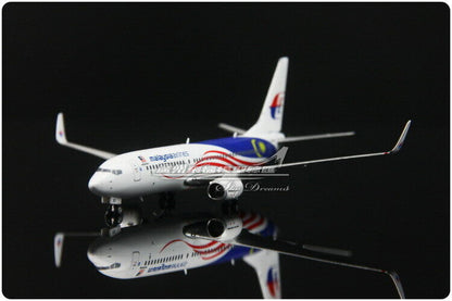 1:400 Phoenix Malaysia Airlines BOEING 737-800 Passenger Airplane Diecast Model
