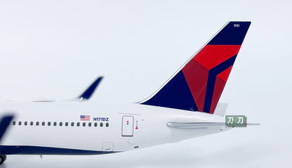 1:400 PandaModel DELTA B767-300 N171DZ Passenger Airplane Diecast Model