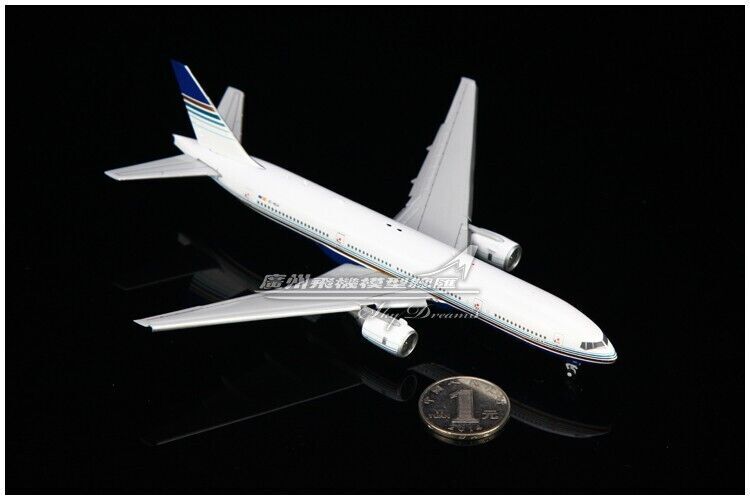 1:400 JC Wings PRIVILEGE BOEING 777-200 Passenger Plane Flap Down Diecast Model
