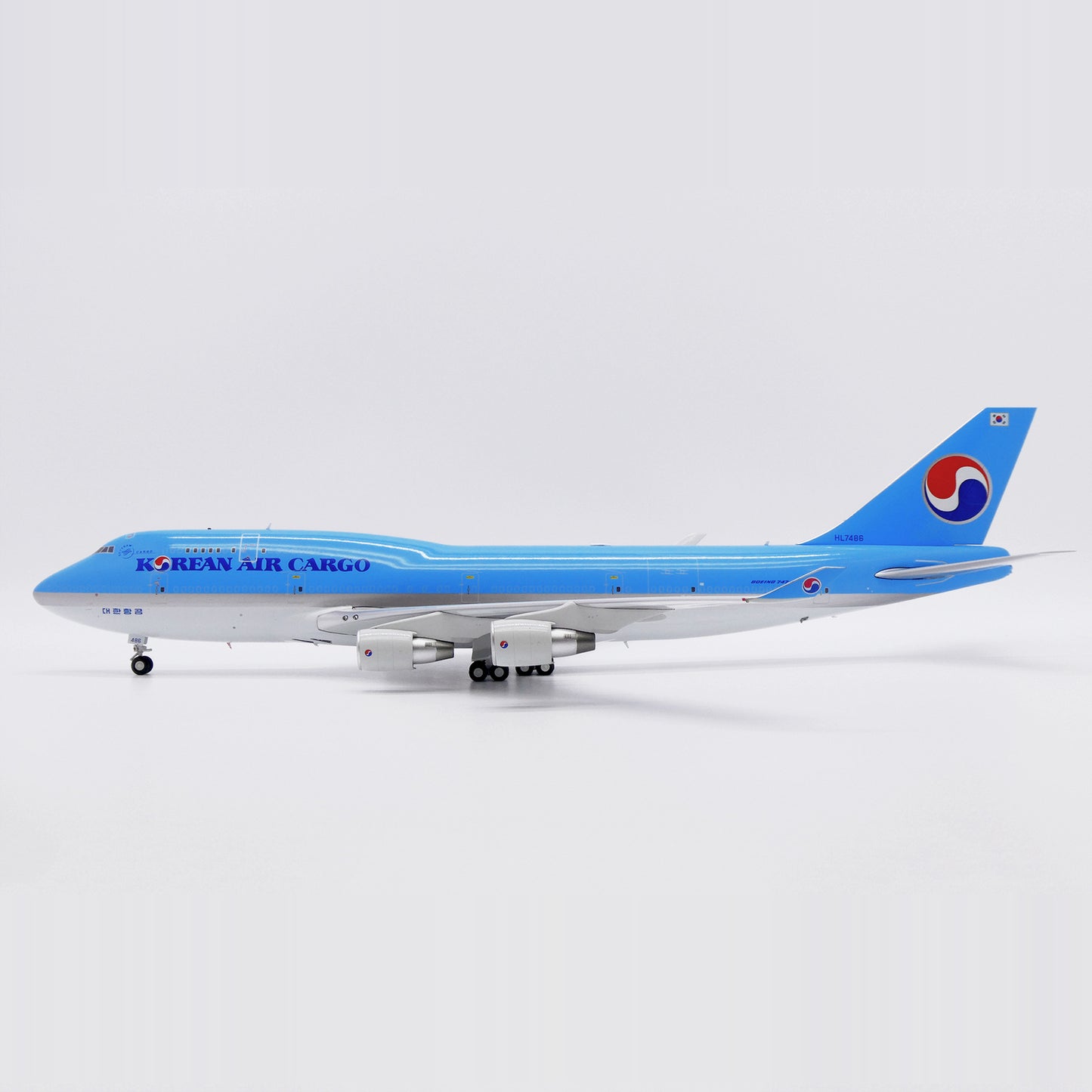 1:200 JC Wings Korean Air Boeing 747-400BCF Passenger Airplane Diecast Model