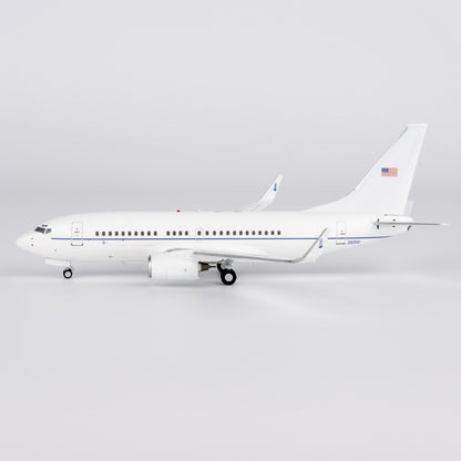 1:200 NGmodels USAF Boeing 737-700 620149 Passenger Airplane Diecast Plane Model