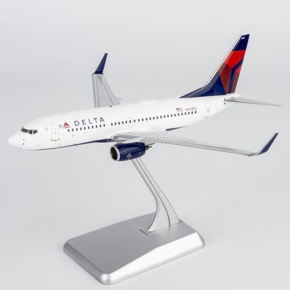 1:200 NGmodels Delta Air Lines B737-700 Passenger Airplane Diecast Plane Model