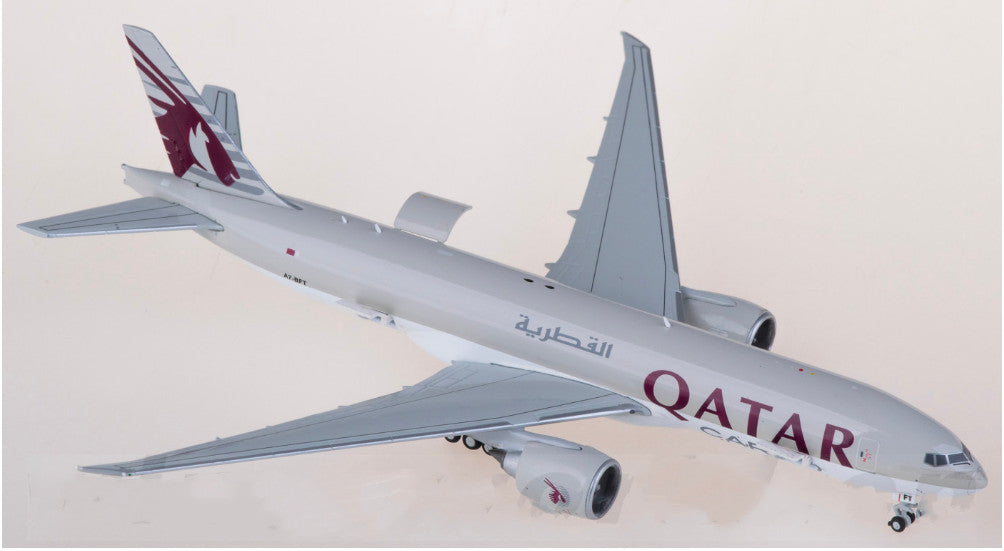 1:400 Geminijets Qatar Boeing 777-200LRF A7-BFT Passenger Airplane Diecast Model