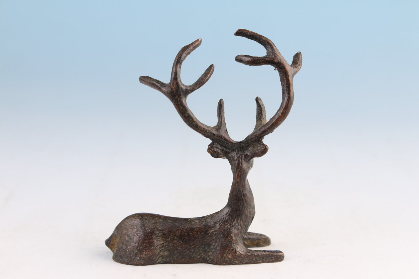 Rare Chinese bronze handmade deer statue collect tea pet hand piece table deco