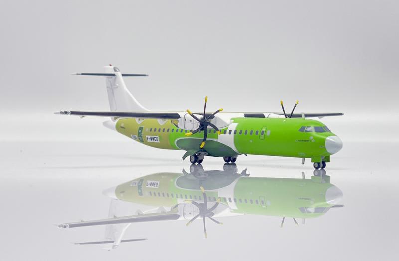 1:200 JC Wings ATR ATR72-600 Passenger Airplane Diecast Aircraft Model