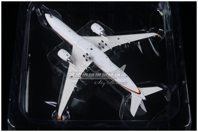 1:400 JC Wings LUFTWAFFE AIRBUS A350-900XWB Passenger Airplane Diecast Model