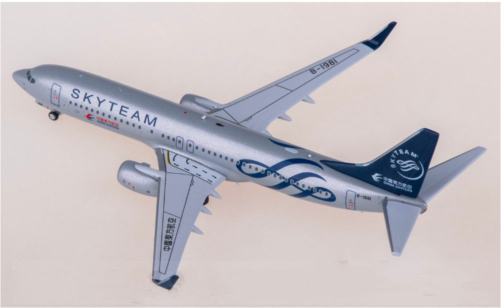 1:400 AeroPolaris China Eastern Boeing 737-800 Passenger Airplane Diecast Model