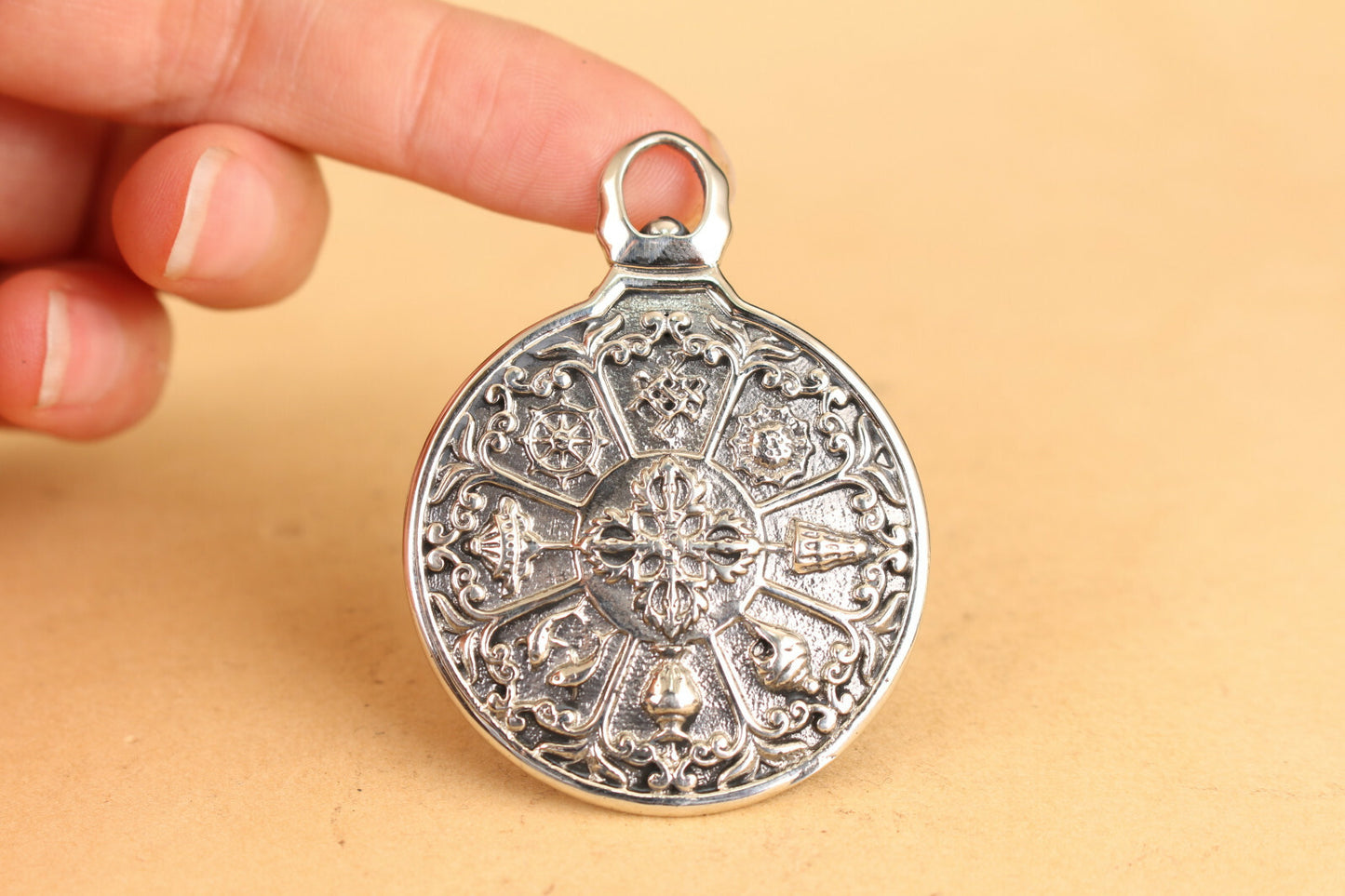 Chinese tibet silver dragon amulet pendant netsuke nobe necklace