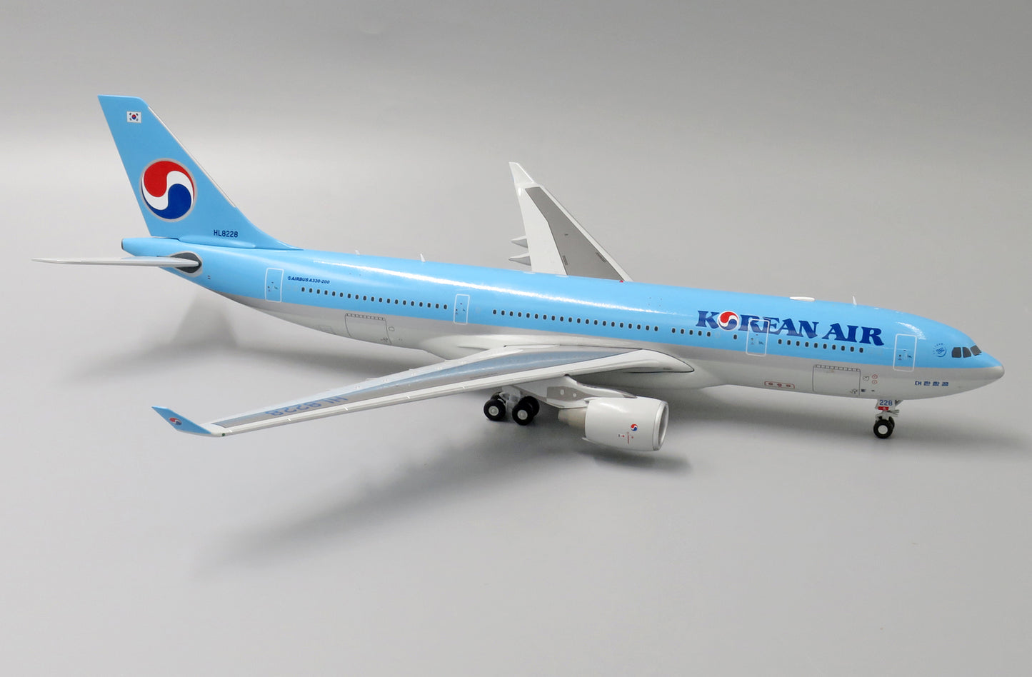 1:200 JC Wings Korean Air Airbus A330-200 Diecast Airplane Aircraft Model