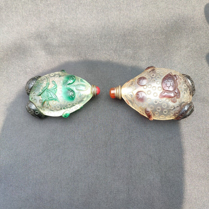 A pair beauty glazed Old peking snuff bottle glass carved Toad rare green pink