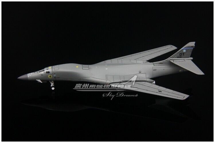 1:400 GeminiJets U.S. AIR FORCE B-1B Passenger Aircraft Diecast Airplane Model