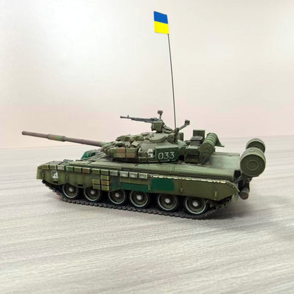 1/72 (Russia-Ukraine War) Finished model of the T80BV tank captured by Ukraine