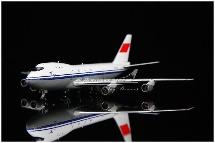 1:400 Phoenix CAAC BOEING 747-200 Passenger Airplane Diecast Aircraft Model