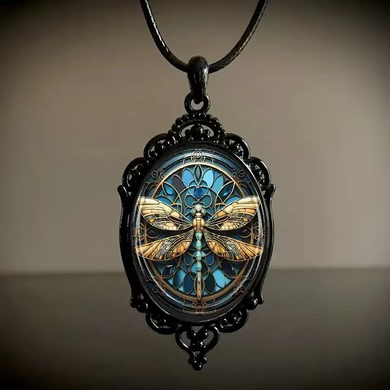 Vintage Dragonfly Necklace Elegant Oval Pendant Retro Gothic Jewelry