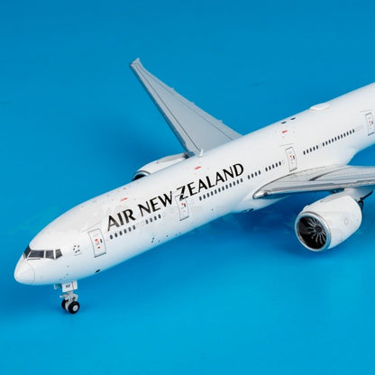 1:400 JC Wings Air New Zealand Boeing 777-300ER Airplane Diecast Aircraft Model
