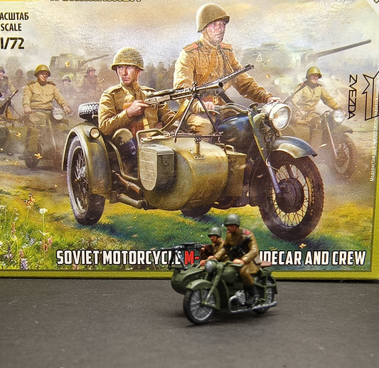 1/72 Soviet M-72 Sidecar Motorcycle+Soldier Model