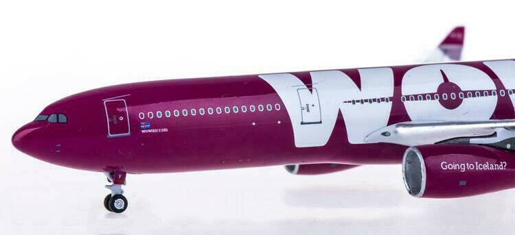 1:400 AeroClassics WOW AIR AIRBUS A330-300 Passenger Airplane Diecast Model