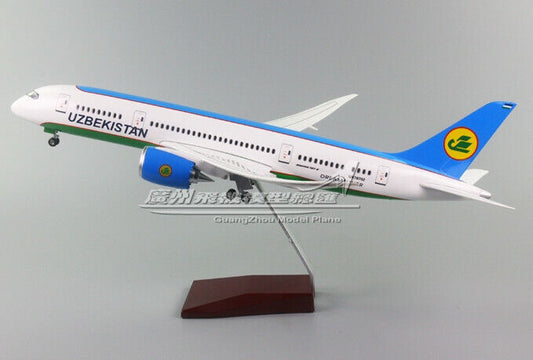 1:130 43CM UZBEKISTAN BOEING 787 Airplane Landing Gear Resin Aircraft Model