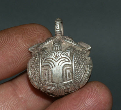 3CM Rare Chinese Miao Silver Feng Shui Foo Dog Lion Beast Head Bell Pendant