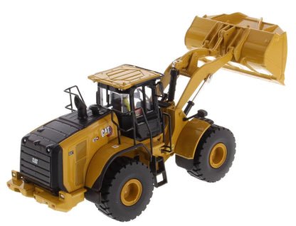 1:50 DM 972 XE Wheel Loader Construction Machine Equipment Diecast Model