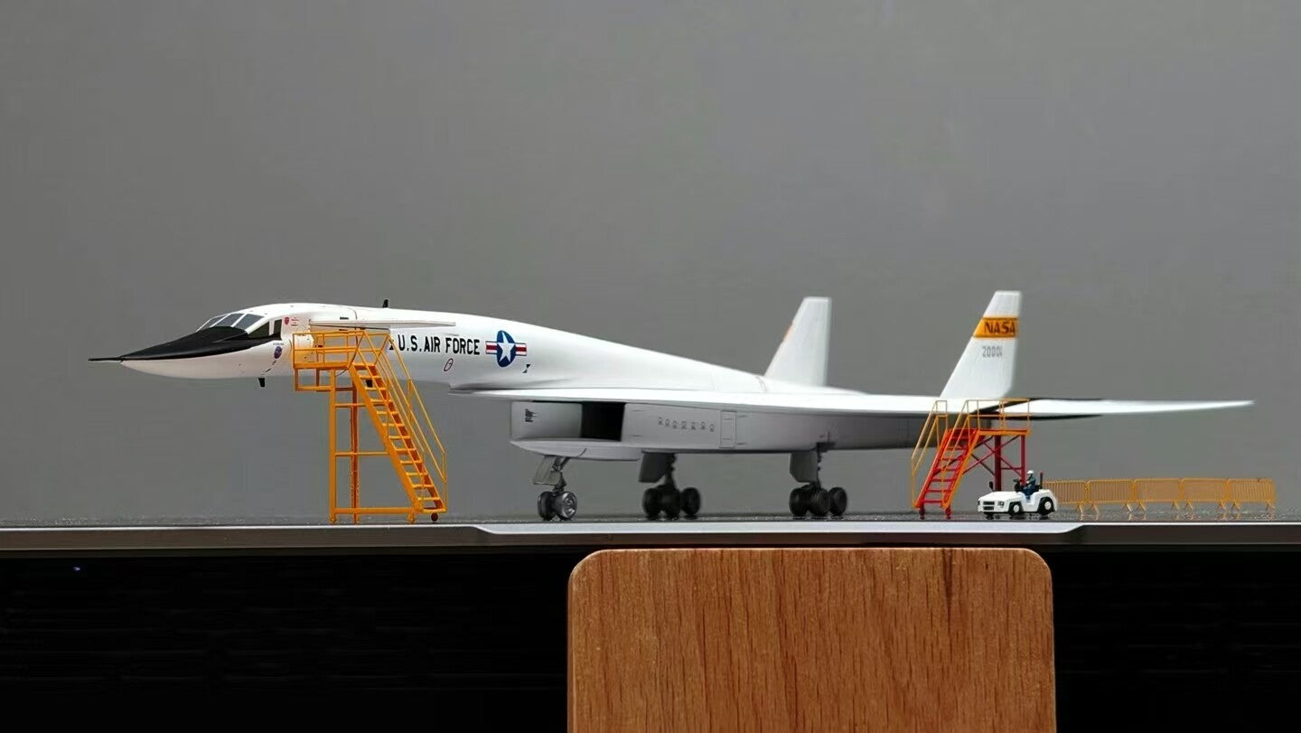 1:200 SQ Wings U.S.AIR FORCE Plane XB-70 NASA Diecast Aircraft Model