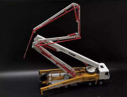 1:35 40CM XCMG HB62K 62M Concrete Pump Truck Construction Machine Diecast Model