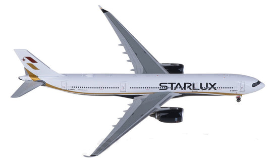 1:400 Phoenix Starlux Airlines Airbus A330-900neo B-58303 Airplane Diecast Model