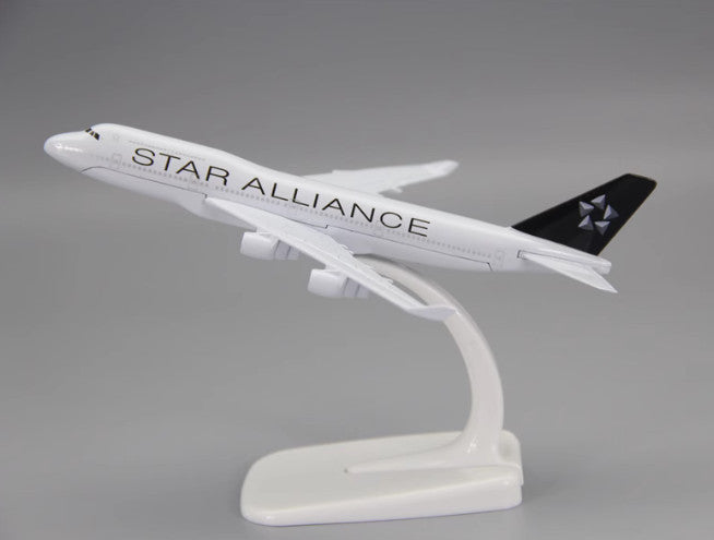 16cm Star Alliance Boeing 747-400 Passenger Aeroplane Diecast Aircraft Model