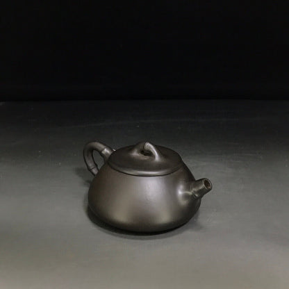 Chinese Yixing Zisha Clay Handmade Exquisite Teapot （石瓢 底款：方開明）