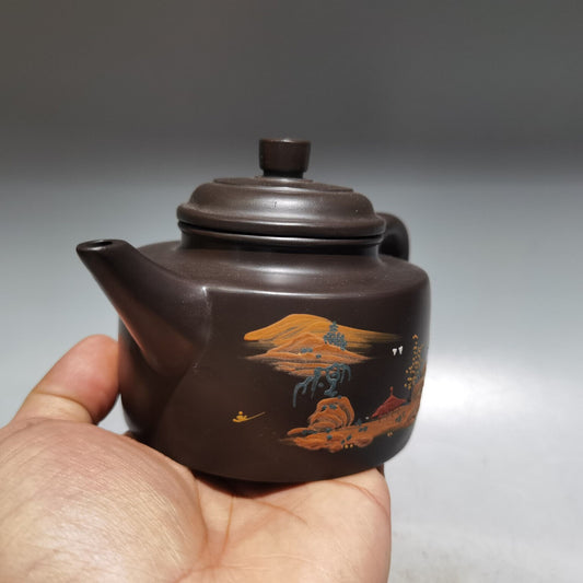 Chinese Yixing Zisha Clay Handmade Exquisite Teapot （德钟 低款：王新红)