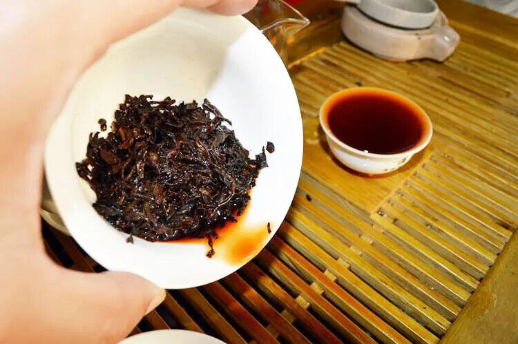 Yunnan Banzhang Jinya Pu'er Tea Ancient Pure Material Green Tea Cake Health 357g