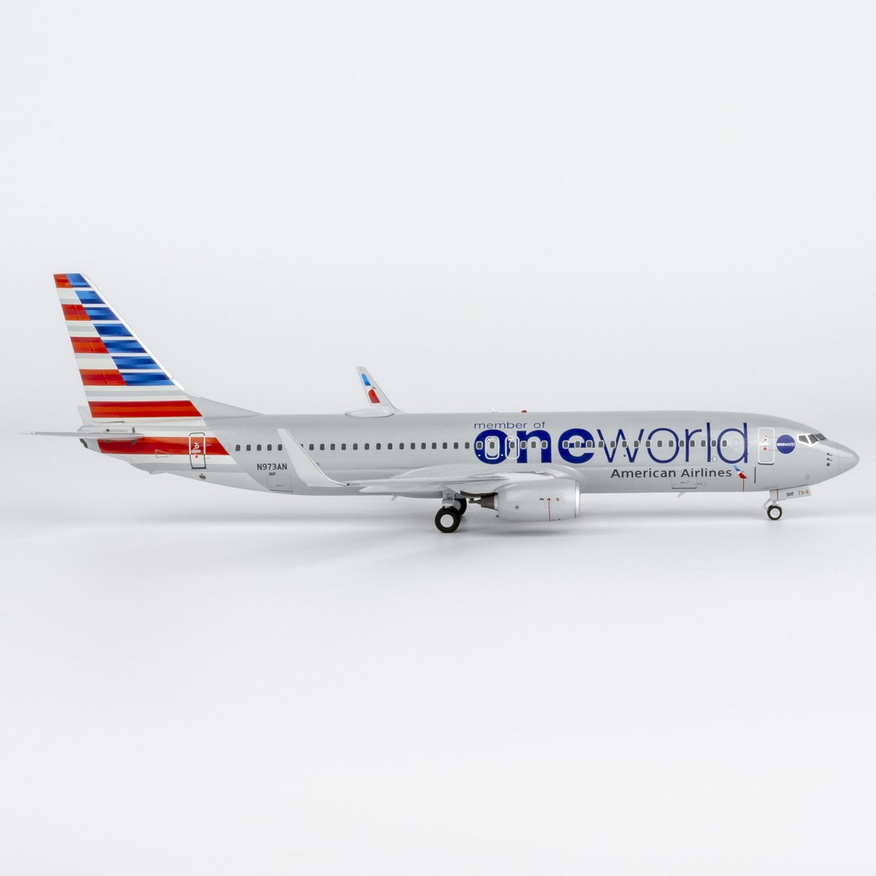 1:200 NGmodels American Airlines B737-800 Passenger Airplane Diecast Plane Model