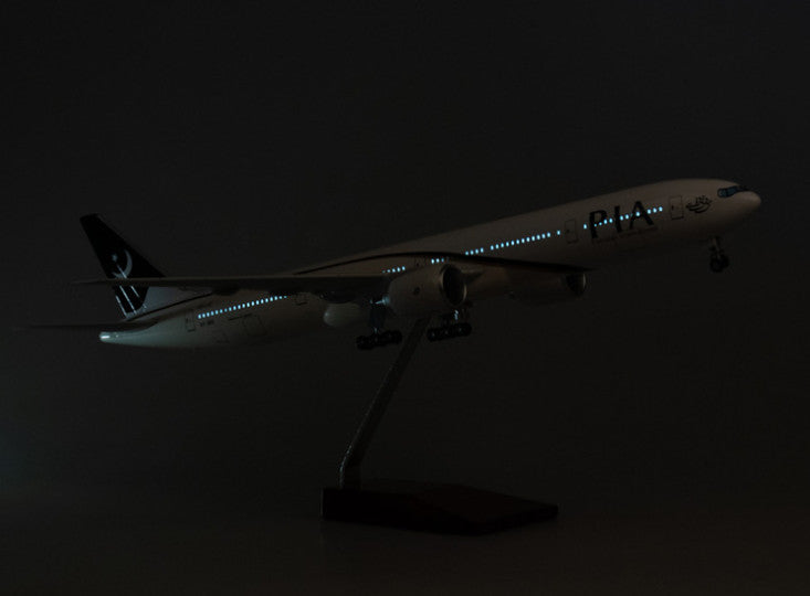47CM PIA Pakistan BOEING 777-300ER Airplane Led Sound Light Resin Aircraft Model