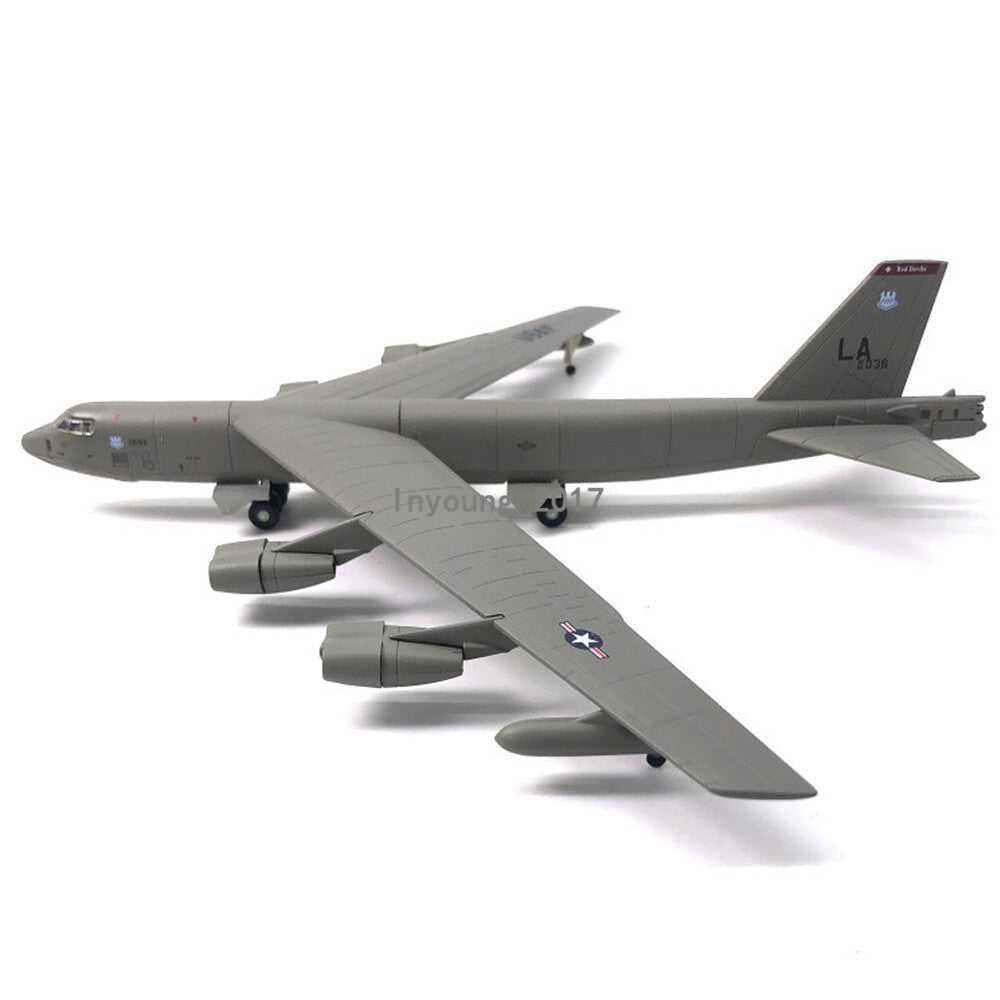 1:200 Boeing B-52 Stratofortress Fighter Plane Model Diecast Airplane Model