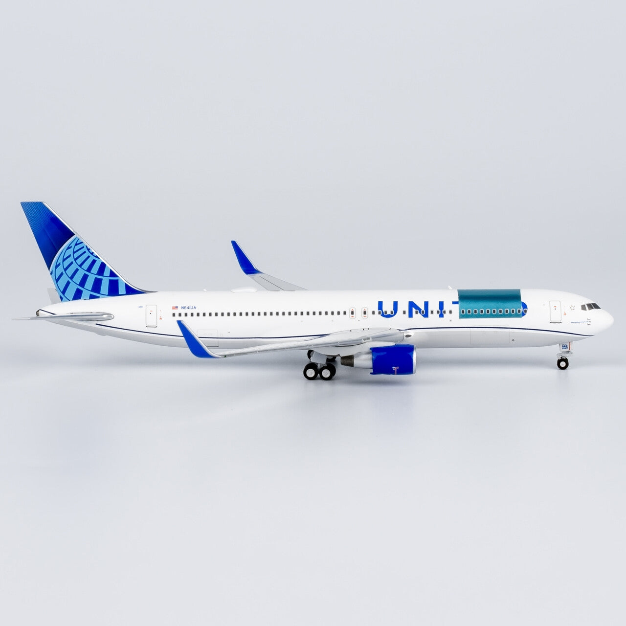 1:400 NGmodels United Airlines Boeing 767-300ER Passenger Airplane Diecast Model
