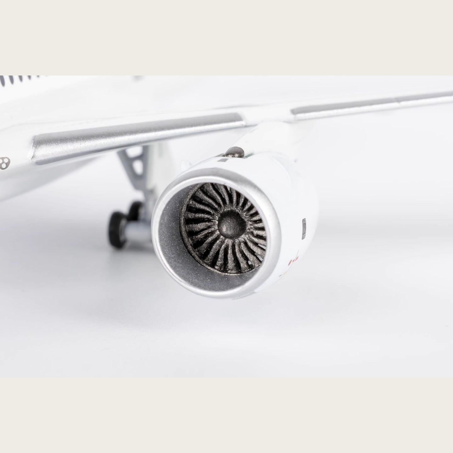 1:400 NGmodels Cathay Pacific Airbus A350-900 Passenger Diecast Airplane Model