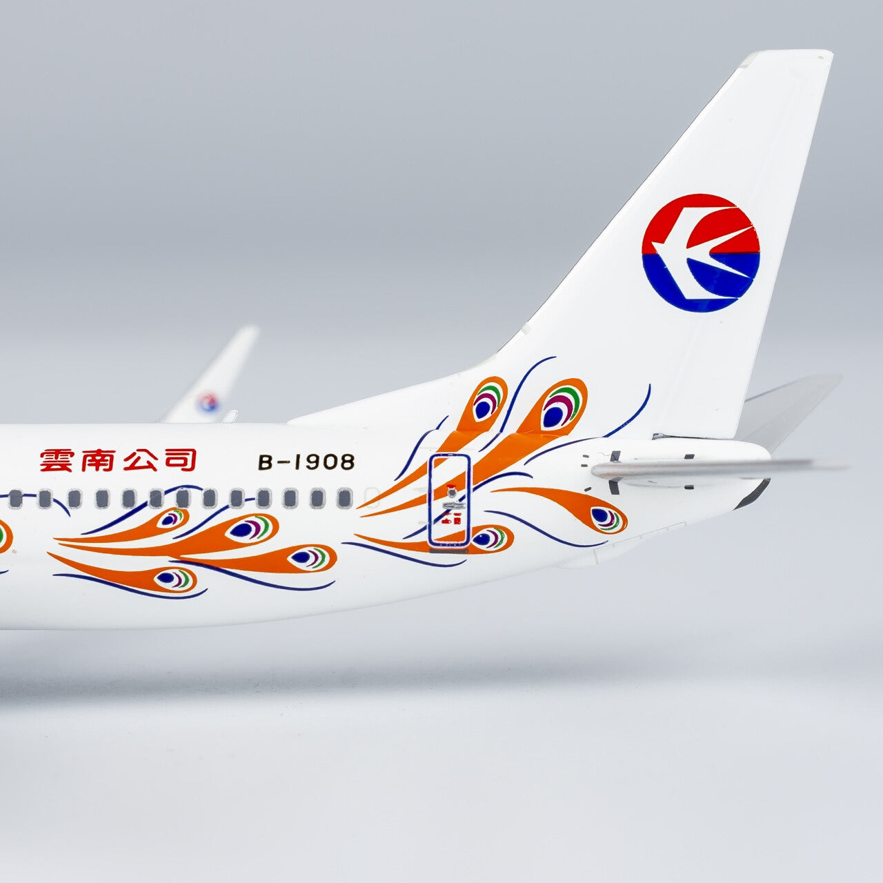 1:400 NG Models China Eastern Airlines Plane B737-800 Diecast Aircraft Model