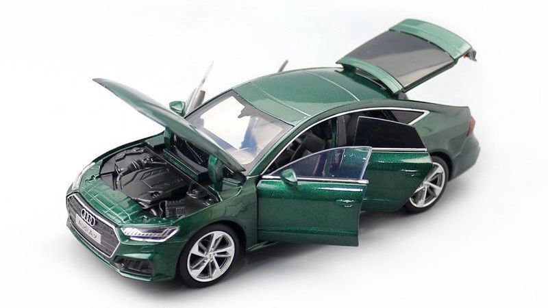 1:32 Diecast 2019 Audi A7 Metal Car Model Toy Door Open Sound Light Gift For Kid