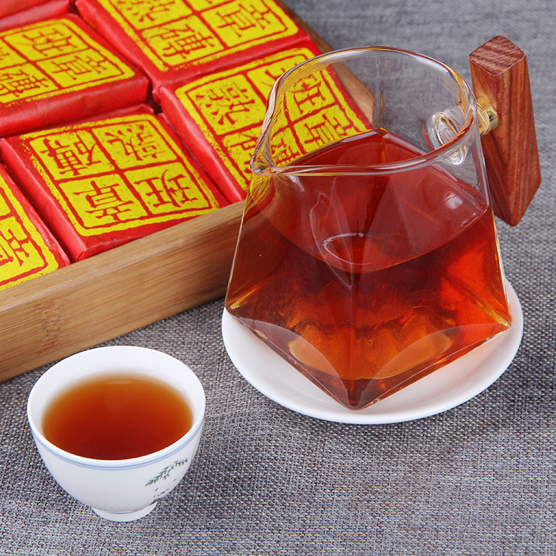 Class Seal Golden Bud Ancient Tree Tea 36g * 10 Pu'er Tea Brick Old Cooked Tea