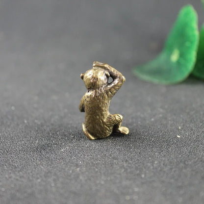 Antique Mini Solid Monkey Holding Peach Figurines Miniatures Tea Pet Ornaments