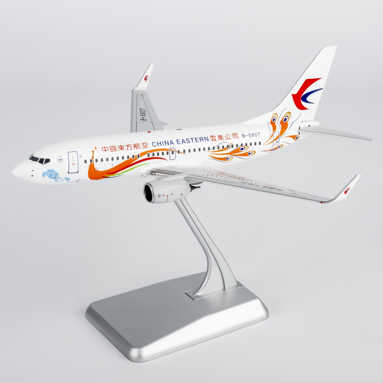 1:200 NGmodels China Eastern B737-700 Passenger Airplane Diecast Plane Model