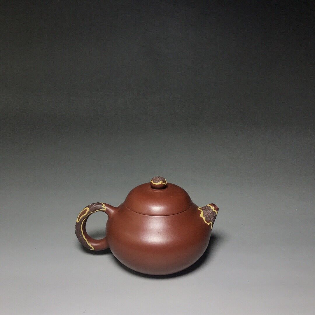 Chinese Yixing Zisha Clay Handmade Exquisite Teapot （松韵西施 底款：陈菊芳））