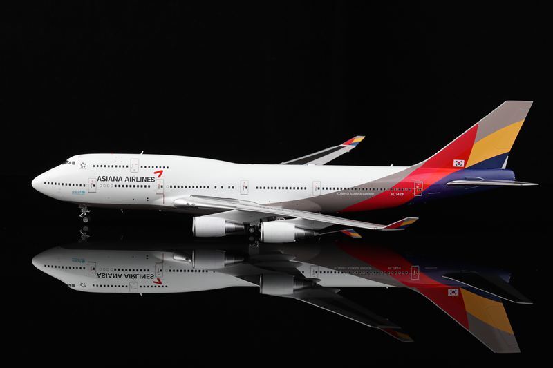 1:200 35CM SQ Wings ASIANA AIRLINES BOEING 747-400 Airplane Diecast Plane Model