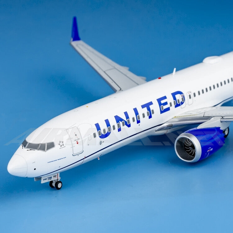 1:200 GeminiJets United Airlines Boeing 737 MAX8 Diecast Aircraft Model